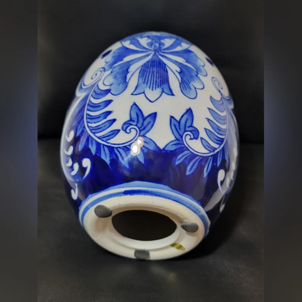 Cobalt Blue & White Chinoiserie Large 3D Egg Shape Ceramic Pottery ~ 8 inches H - Picture 12 of 17